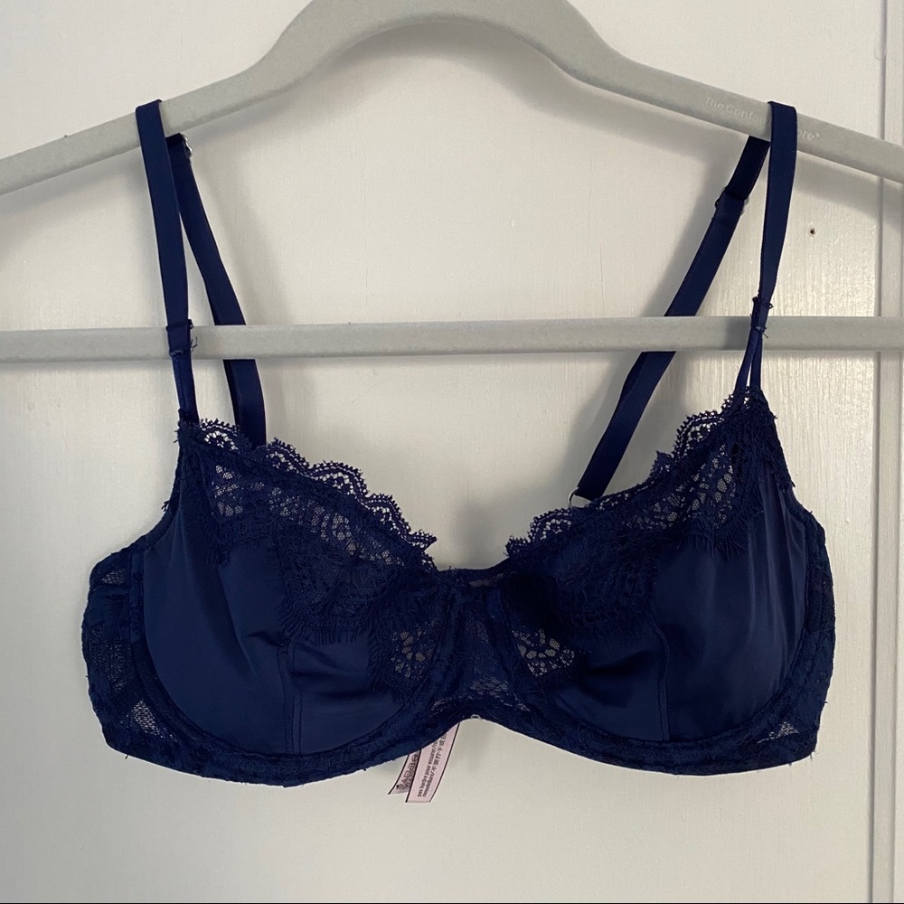 Victoria’s Secret Dream Angels Unlined Lace Bra